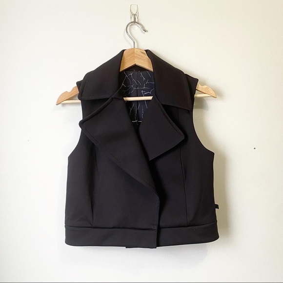 Lululemon Quick Change Vest Sz 4 - Picture 3 of 11